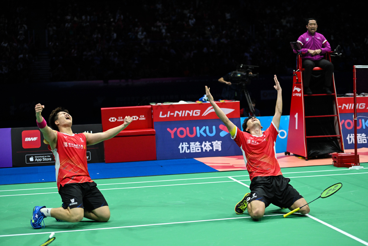 Chinese shuttlers win 3 titles in badminton China Masters Badminton